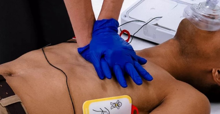 How to position your hands for cpr adult child and infant guide